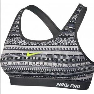 NWOT Nike Pro DRI-Fit Sports Bra Size M